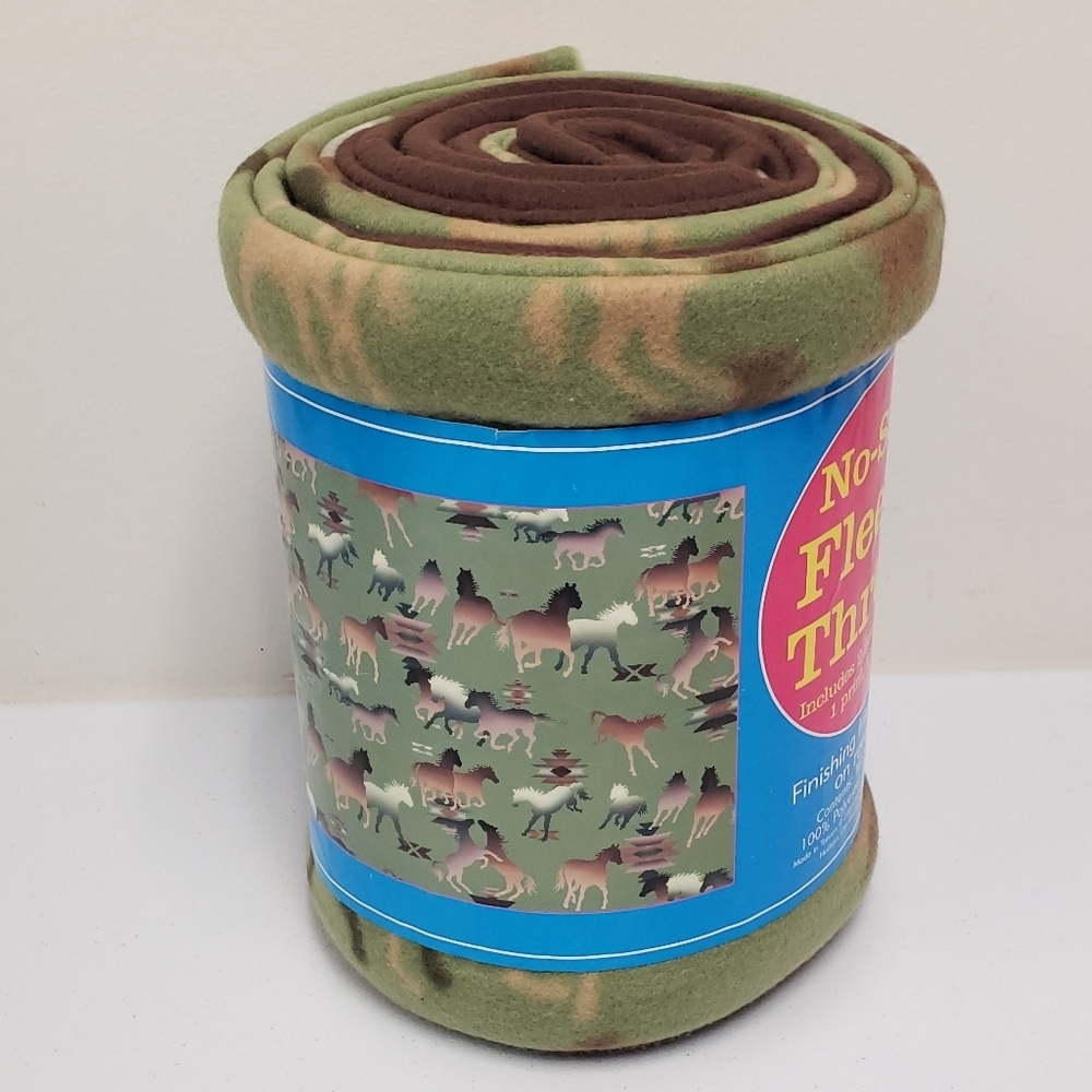 Jo-Ann No Sew Fleece Throw Horses 2003 Blanket Kit